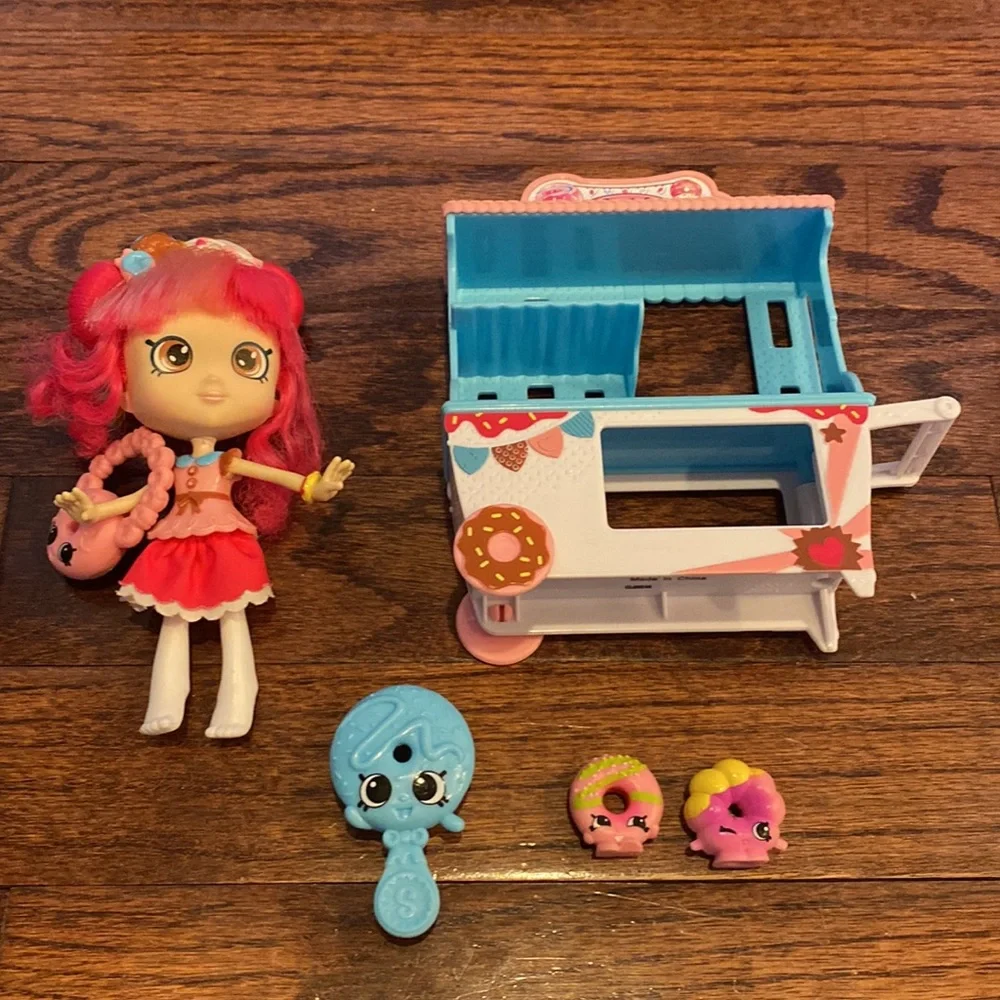 Shopkins Shoppies Doll Donatina’s Donut Delights